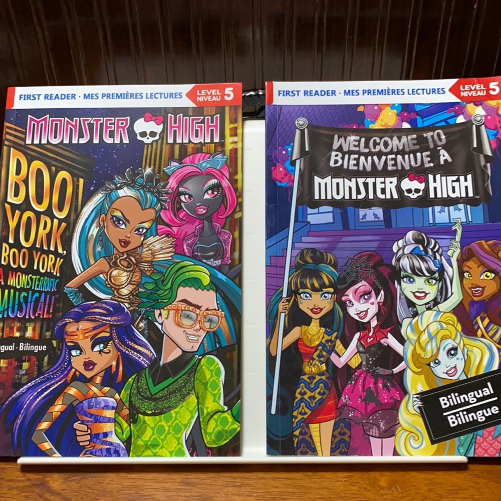 Monster High Books Bilingual First Readers Level 5